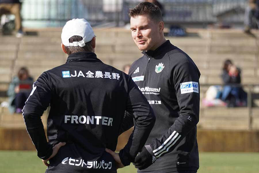 松本山雅で強化担当スタッフを務めるパウリーニョ氏【写真：(C) 松本山雅FC】