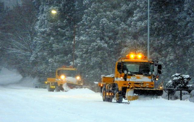 除雪する除雪車