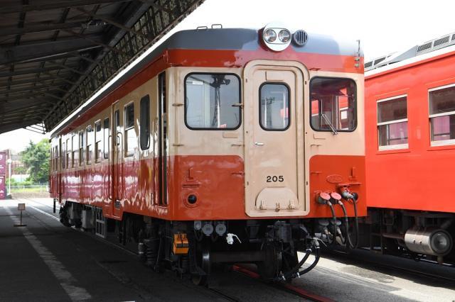 これはファンから愛されている水島臨海鉄道の「キハ２０５」＝2022年07月17日撮影、朝日新聞社