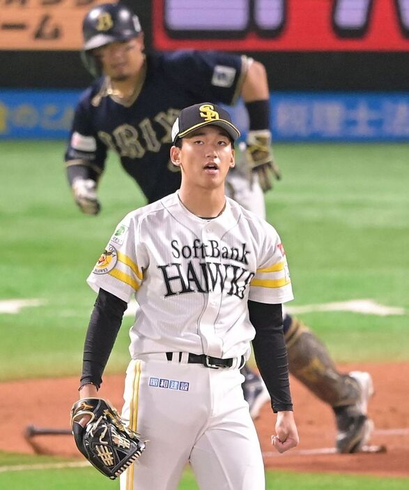 3回無死、オリックス・森に左前打を許す前田悠（撮影・西田忠信）