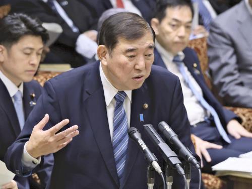 参院予算委員会で答弁する石破首相（１６日午前、国会で）＝川口正峰撮影