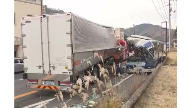 路線バスと大型トラックが正面衝突した現場（広島・安芸高田市甲田町 国道54号）