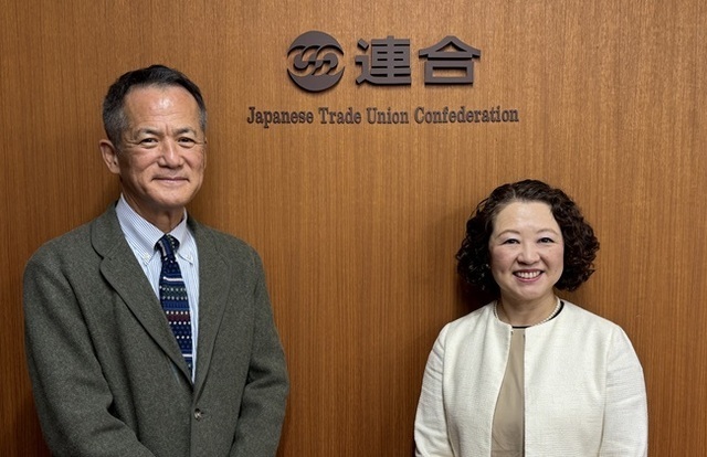 写真:連合・芳野友子会長と筆者(左)(写真:春川正明)