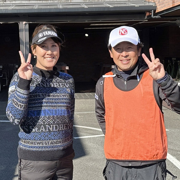 昨年は女子プロの福田真未ちゃん（左）が特別参加してくれました（提供写真）