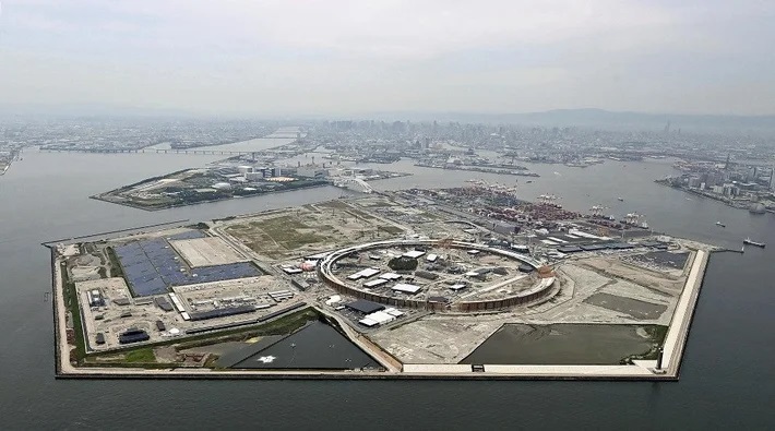 パビリオンの建設工事が進む大阪・関西万博の会場（6月17日、大阪市此花区の夢洲で、読売ヘリから）＝中原正純撮影