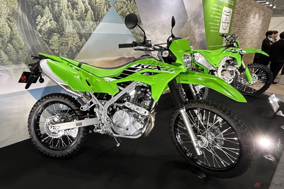 モーターサイクルショー大阪にてKLX230SやKLX230SMも展示された