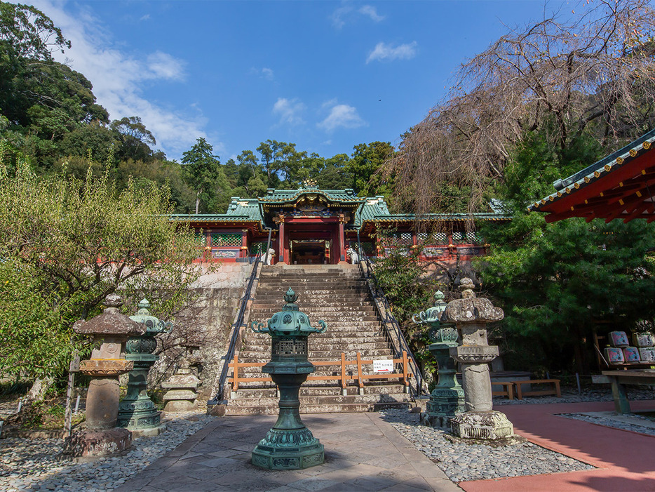 久能山東照宮と、同じく家康公を御祭神として祀る日光東照宮を結ぶライン上には、富士山が！