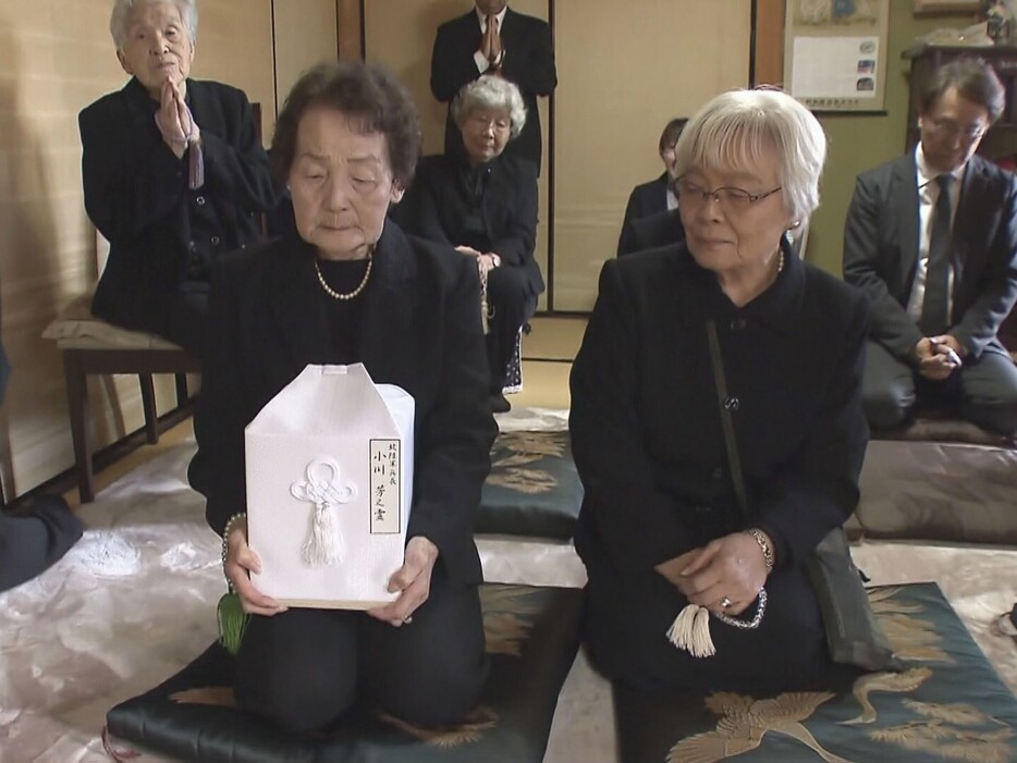 シベリア抑留中に亡くなった小川芳さんの遺骨が80年ぶりに家族のもとへと戻った