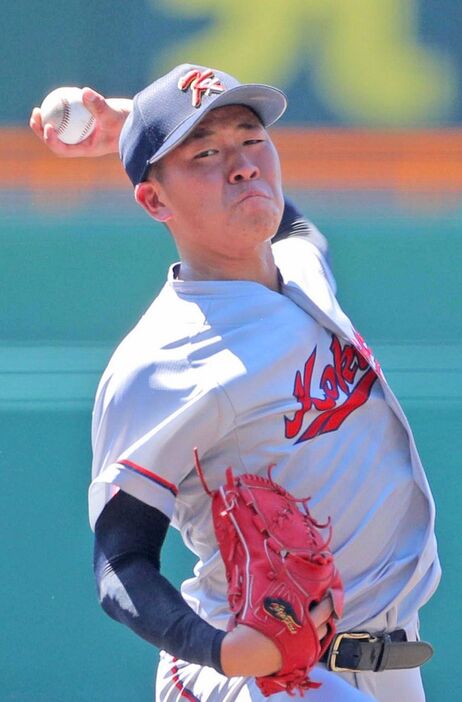 今夏の甲子園決勝で先発した京都国際・中崎