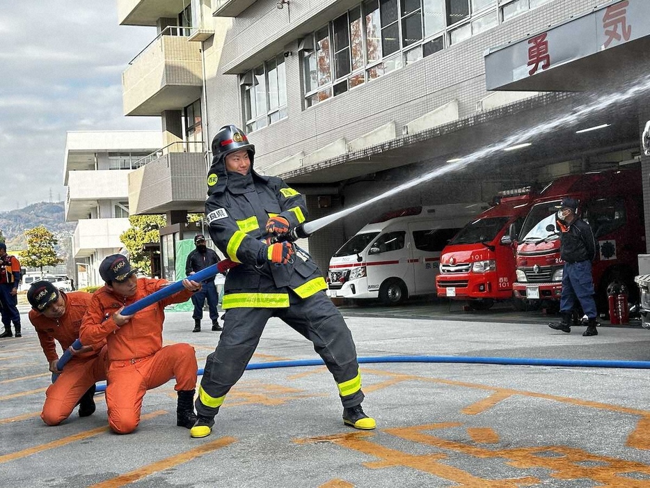 歳末火災予防運動に参加したオリックス・曽谷