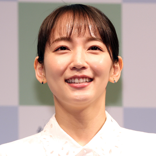 吉岡里帆（Ｃ）日刊ゲンダイ