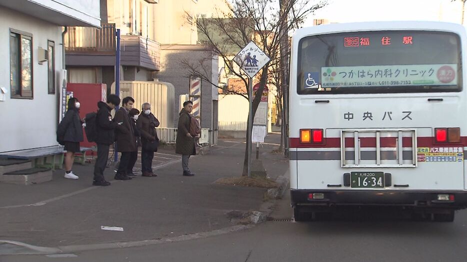 ３社合わせて329便の減便