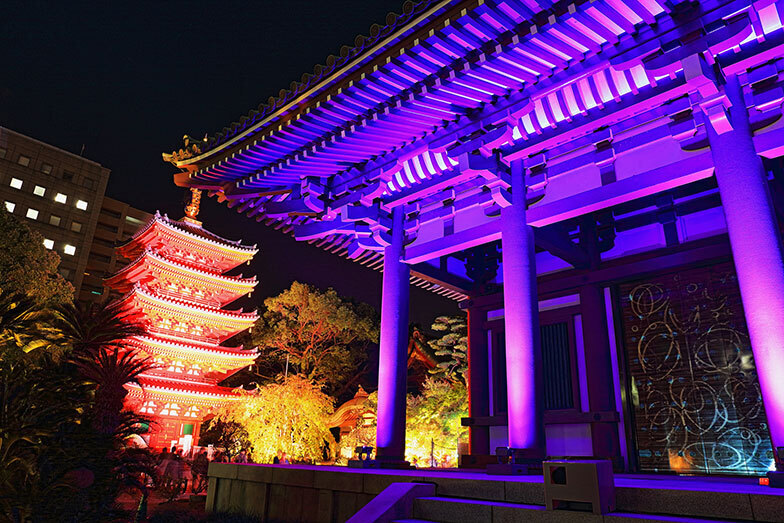 東長寺の博多旧市街ライトアップウォーク（写真／PIXTA）