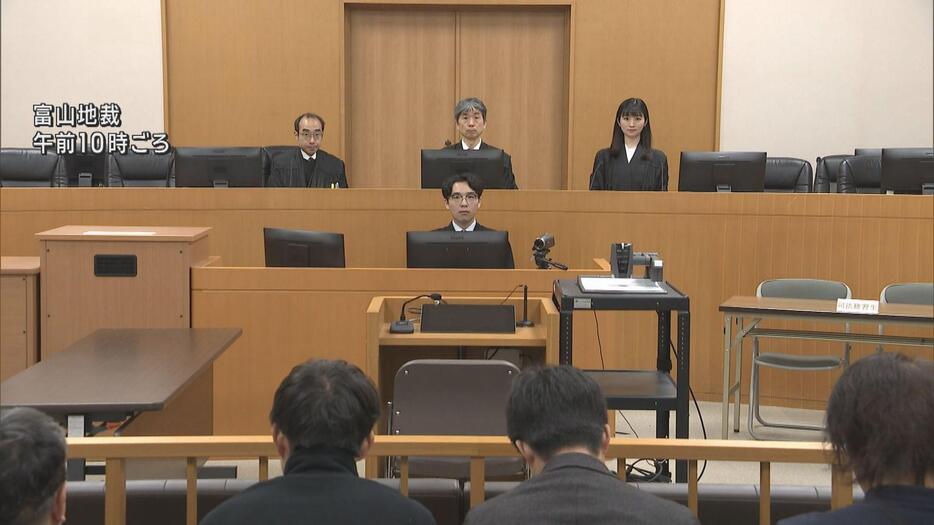 実の娘に性的暴行の罪　父親が初公判で無罪主張