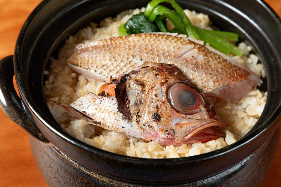 “のどぐろ土鍋ご飯 削り唐墨添え”