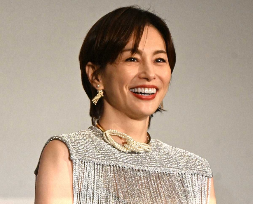 女優の米倉涼子