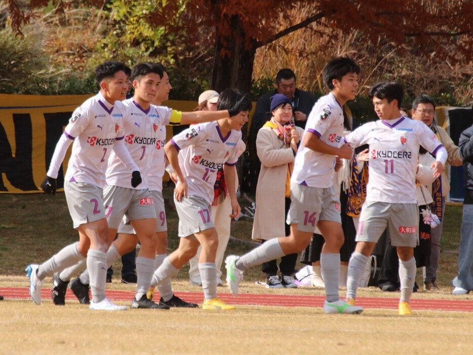 5発大勝の京都サンガF.C.U-18がプレミア昇格に王手!!(Takeshi KOBAYASHI)