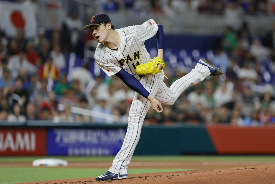 ＭＬＢヤンキースのブライアン・キャッシュマンＧＭは１８日、プロ野球ロッテからポスティングシステムを利用してＭＬＢ移籍を目指す佐々木朗希投手（写真）と対面交渉する予定であることを明かした。米フロリダ州マイアミで２０２３年３月撮影（２０２４年　ロイター/USA TODAY Sports）