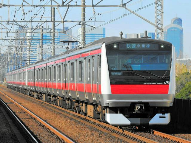 京葉線の快速列車=JR東日本千葉支社提供