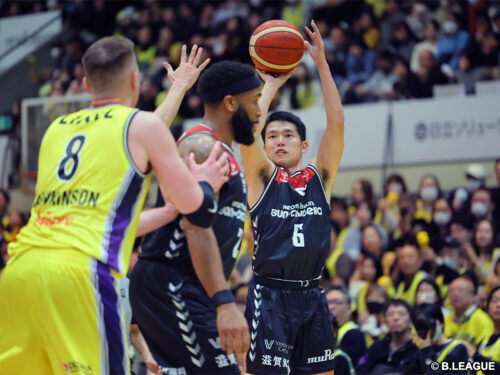 苦しい第4クォーターに滋賀を支えた岡田泰希［写真］＝B.LEAGUE