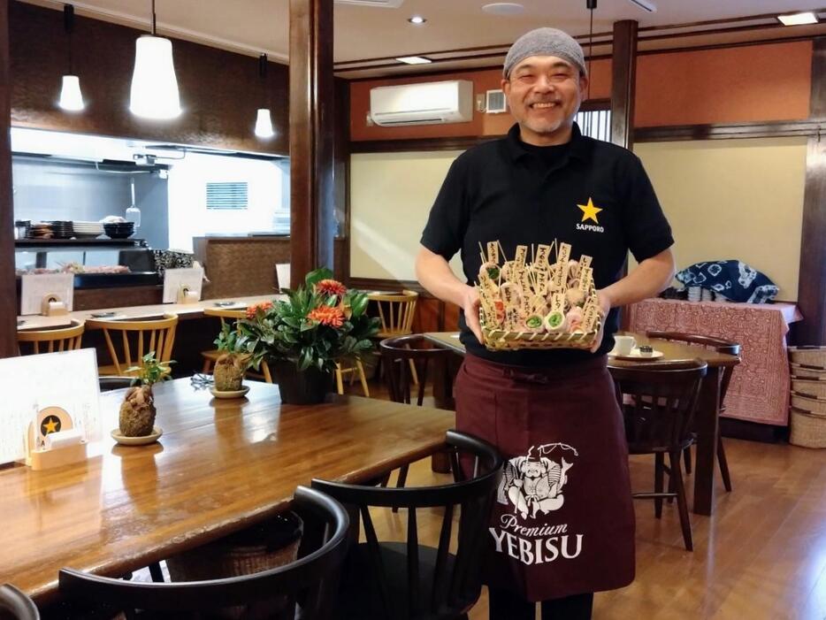 「えーじぬ家」店主の横田英次さん