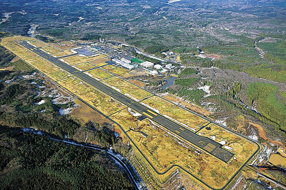 能登半島地震で被災した能登空港＝１月