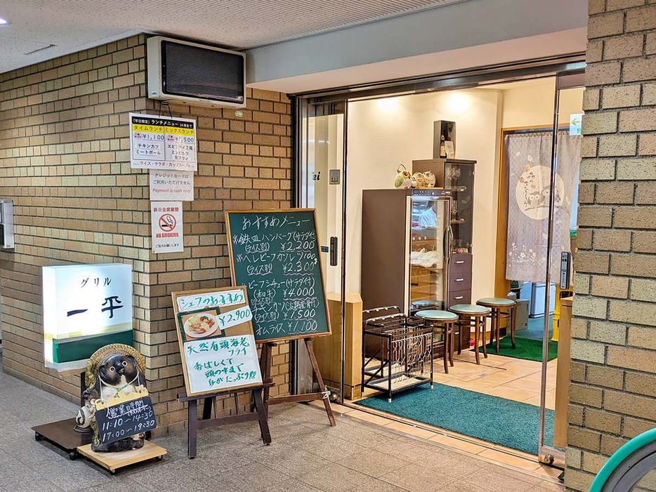 平日の開店前から列ができるほどの人気