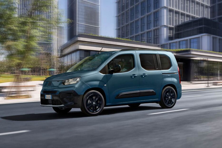 『FIAT Doblo（フィアット・ドブロ）』と、その3列7名乗車バージョンとなる『Doblo MAXI（ドブロ・マキシ）』が、新世代のFIATブランドロゴを採用し、新しいフロントフェイスに合わせてブラッシュアップを受け登場