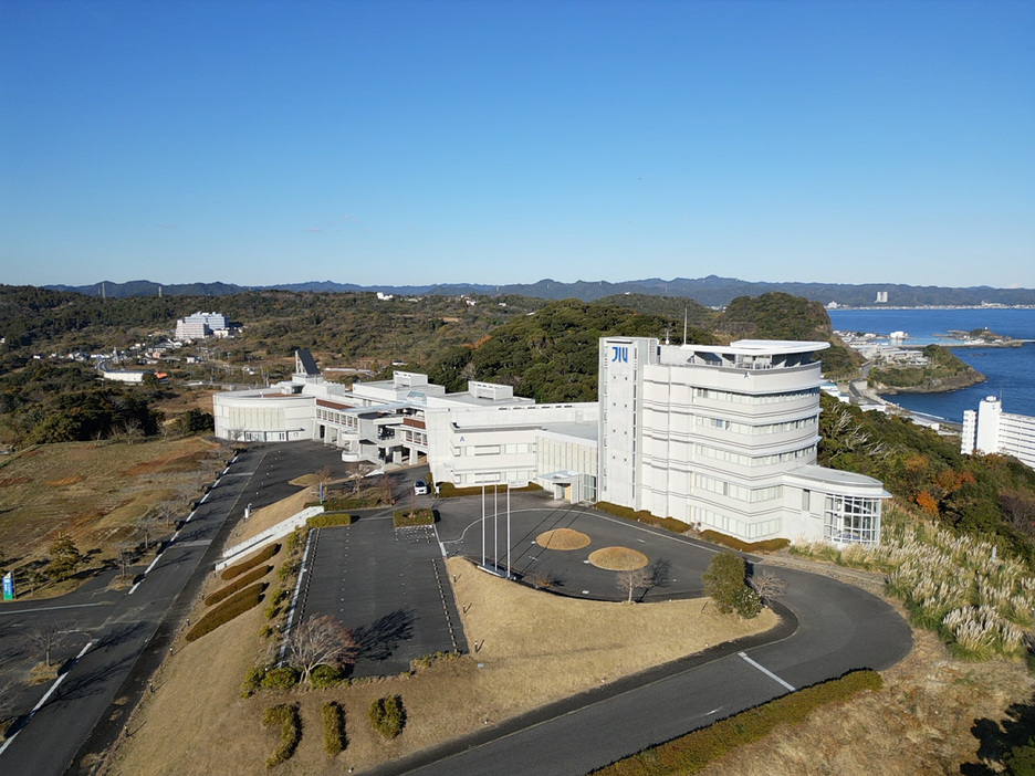 城西国際大安房キャンパス跡地の空撮写真（鴨川市提供）