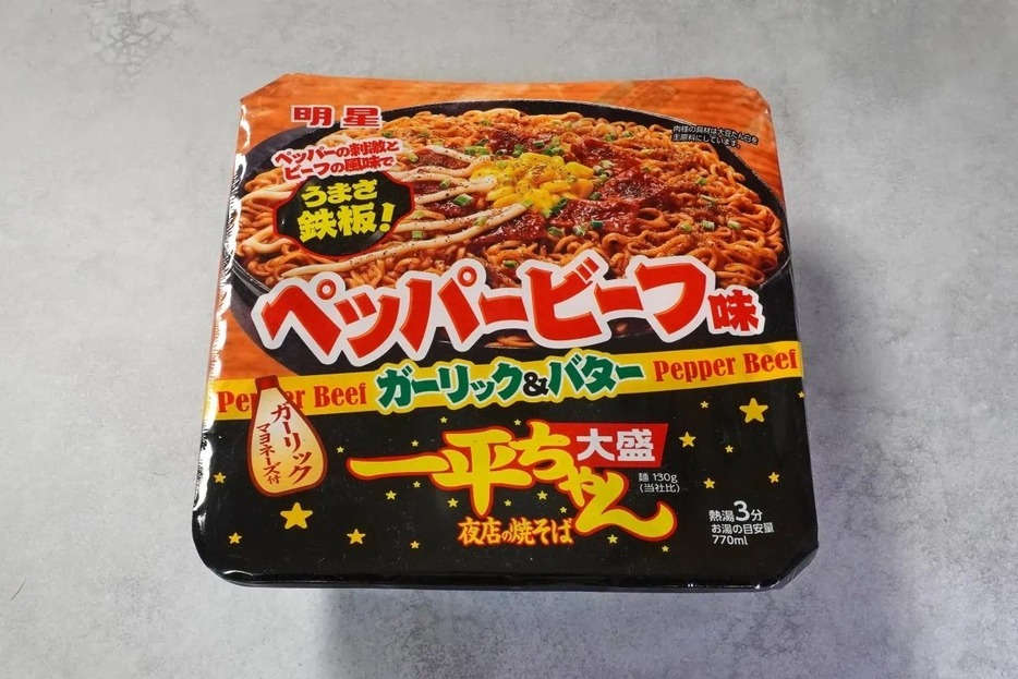 明星食品 明星 一平ちゃん夜店の焼そば 大盛 ペッパービーフ味