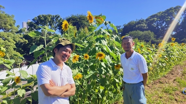 梅元飼育員(左)、吉田飼育員(右)(撮影/杉浦大悟)