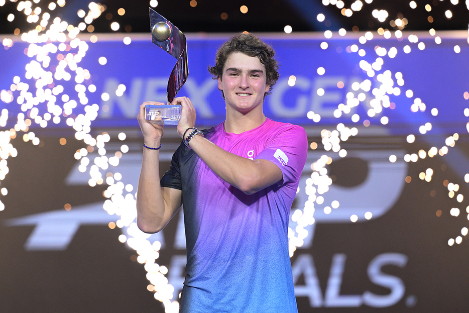 優勝したジョアン・フォンセカ（©Peter Staples/ATP Tour）