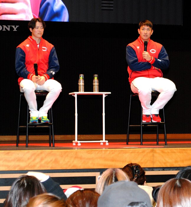 堂林選手㊨と森下投手のトークショー