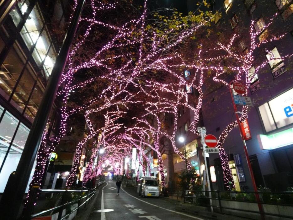 渋谷・さくら坂のイルミネーションの様子