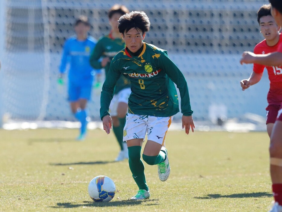 先制点を奪った静岡学園高MF天野太陽(3年)(写真協力『高校サッカー年鑑』)(HIGH SCHOOL SOCCER YEARBOOK)