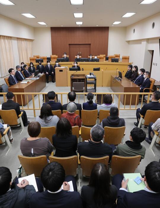 丸山大輔被告への判決が言い渡された長野地裁1号法廷（開廷前）＝23日