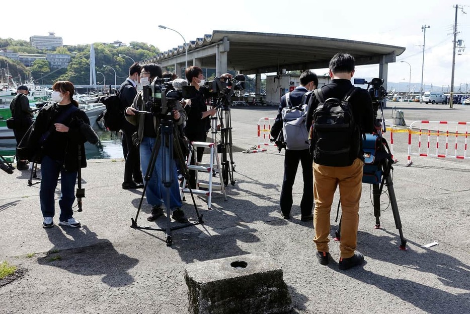 爆弾事件に遭った雑賀崎漁港（写真：AP／アフロ）