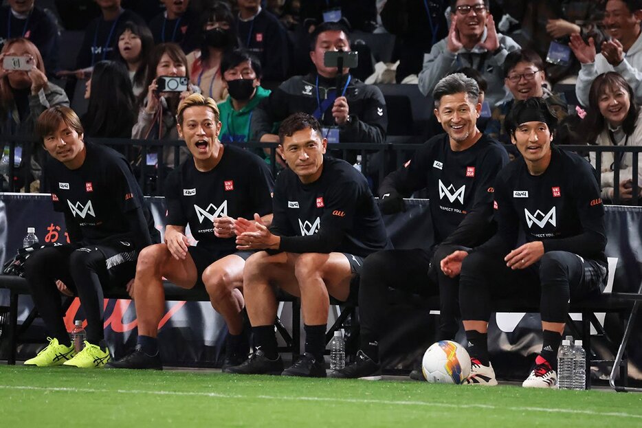 「４ｖ４」のイベントに参加した（左から）乾貴士、本田圭佑、青山敏弘、三浦知良、原口元気