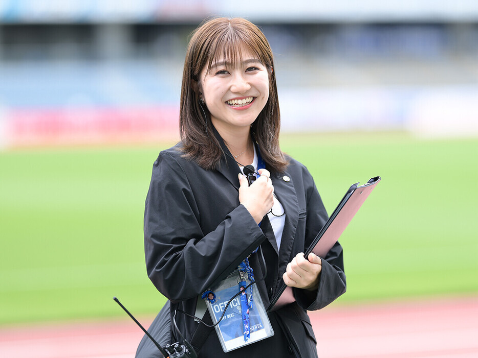 FC町田ゼルビアで広報を務める西村美紅さん　©FCMZ