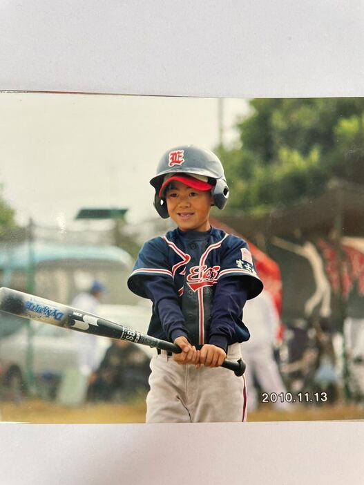 阪神D5位・佐野大陽内野手の小学生時・富士宮リトルイーストの写真（家族提供）