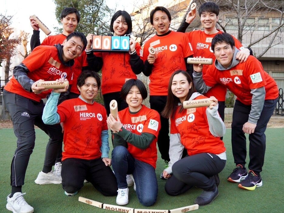 磯村（一番右）らが立ち上げた「ASUWA」の理事には、橋本英郎（サッカー）、中村美里（柔道）、近江谷杏菜（カーリング）などが名を連ねる photograph by ASUWA