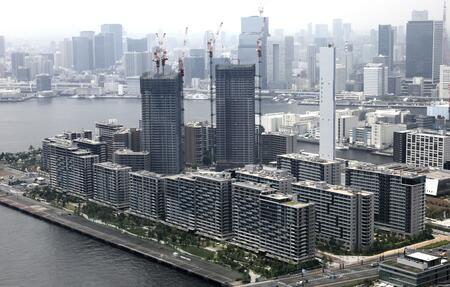 巨大マンション群「晴海フラッグ」＝東京都中央区（写真：共同通信社）