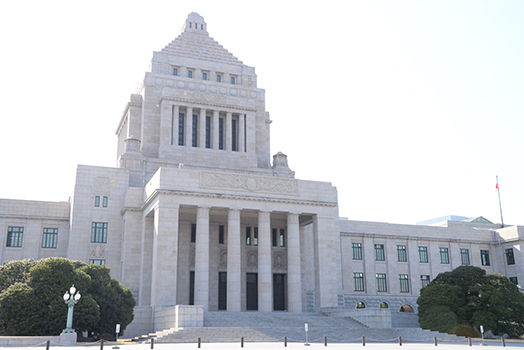 石破茂首相は29日の所信表明演説で三つの重要政策課題を掲げ、その一つを「日本全体の活力を取り戻す」とした