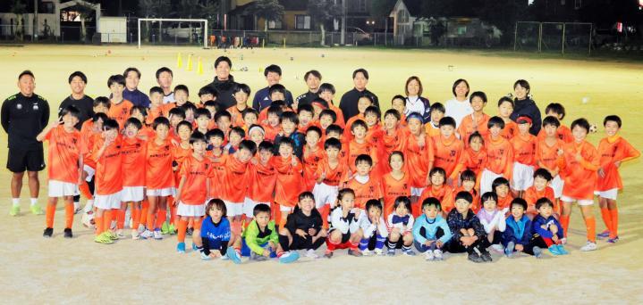 西条市で活動する小学生のサッカークラブ「丹原SS」