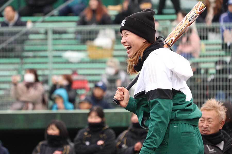 ソフトボール大会を開催した渋野日向子【写真：浜田洋平】