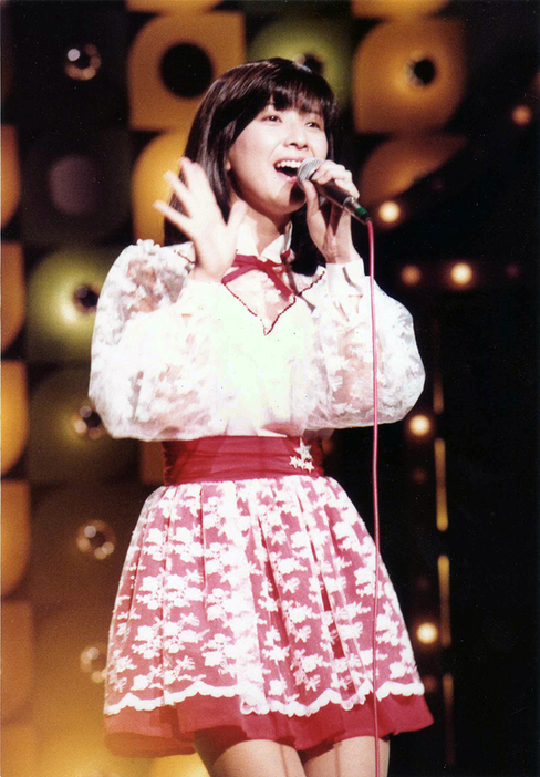 アイドル歌手時代の大場久美子（提供写真）