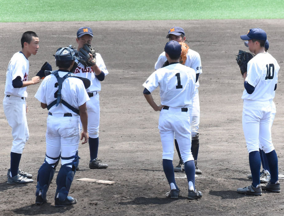 いずれも各都道府県高校野球連盟が開催する独自大会