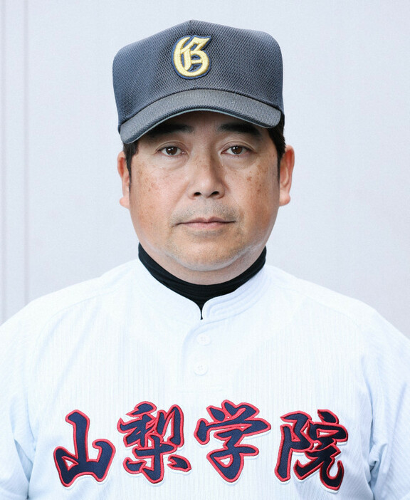 山梨学院の吉田洸二監督＝吉田航太撮影