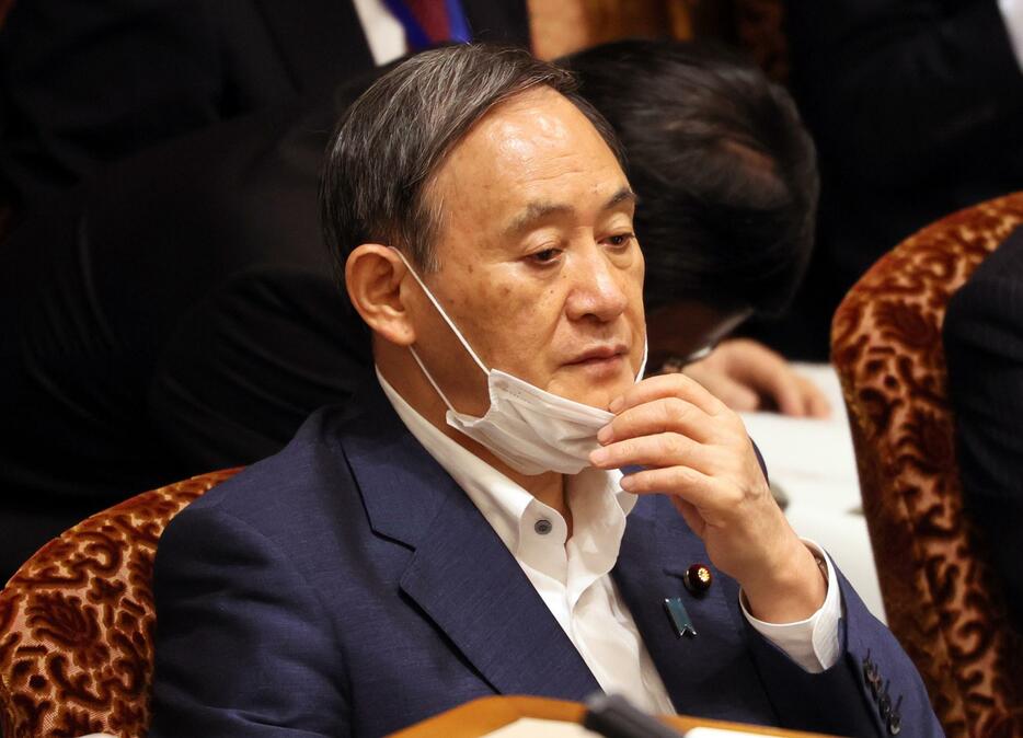 再び存在感を増しつつある菅義偉官房長官（写真：つのだよしお/アフロ）