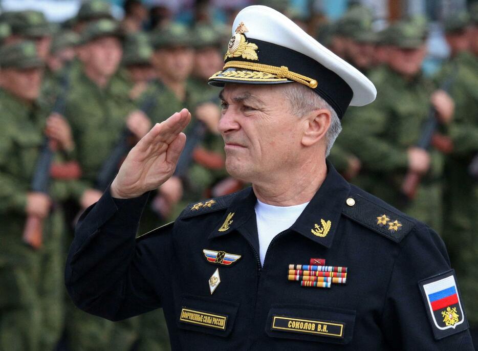 ロシア黒海艦隊のソコロフ司令官＝2022年9月、ウクライナ南部クリミア半島セバストポリ（ロイター＝共同）